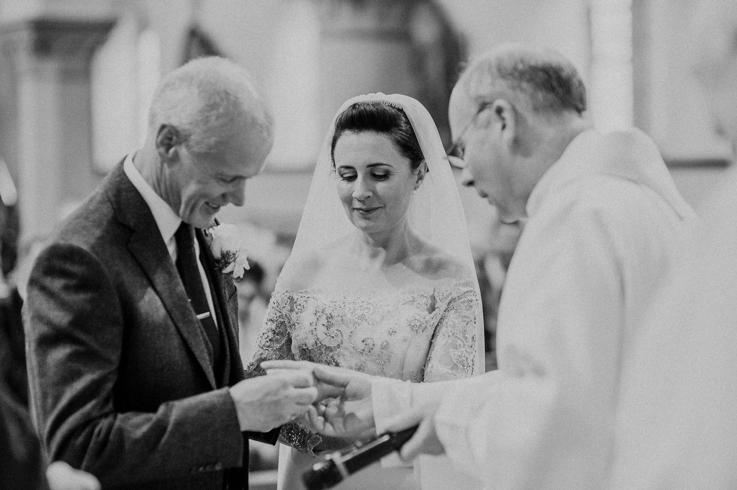 contact wedding photographer Cork takes photo couples at wedding